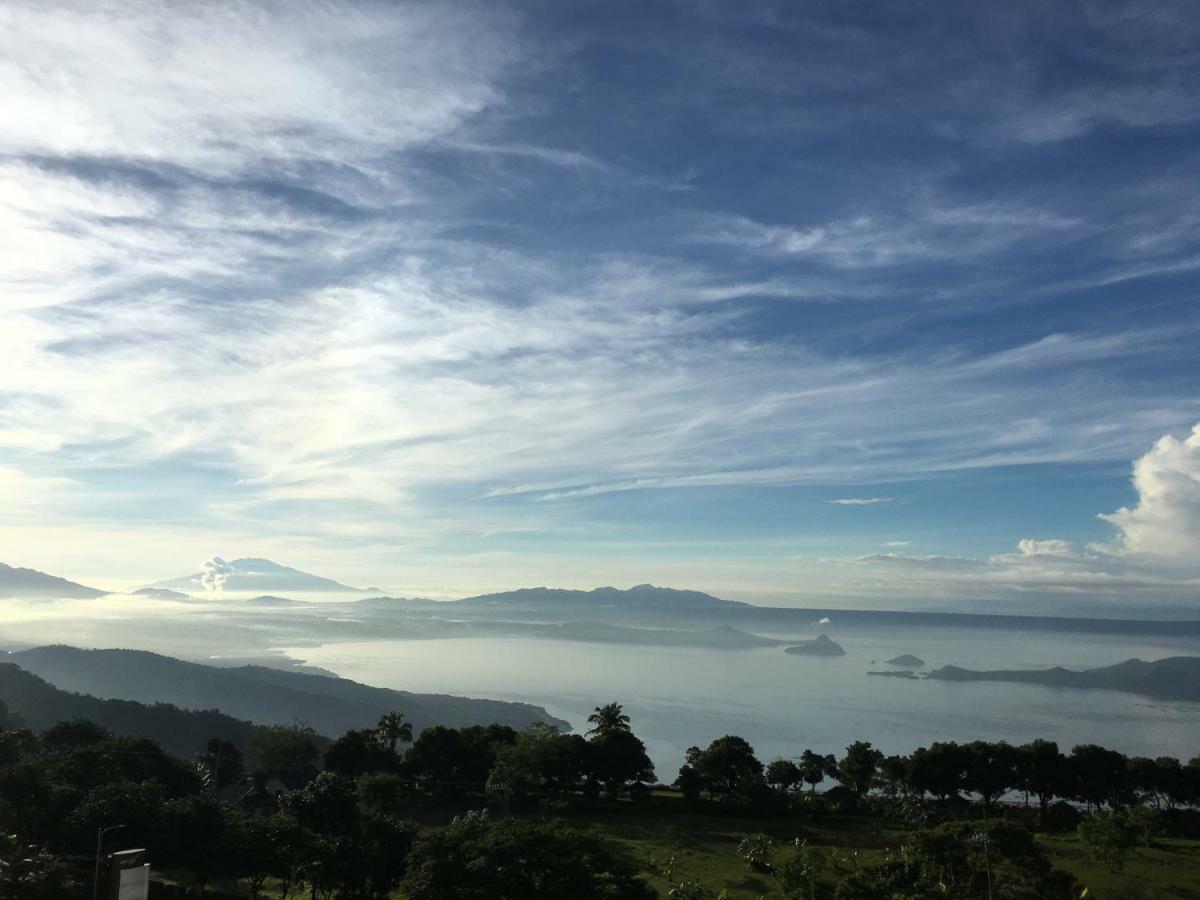 A Breath Taking View Of Taal Lake & Volcano Tagaytay City Ngoại thất bức ảnh