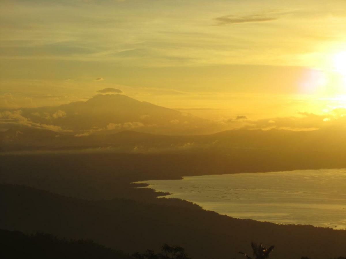 A Breath Taking View Of Taal Lake & Volcano Tagaytay City Ngoại thất bức ảnh